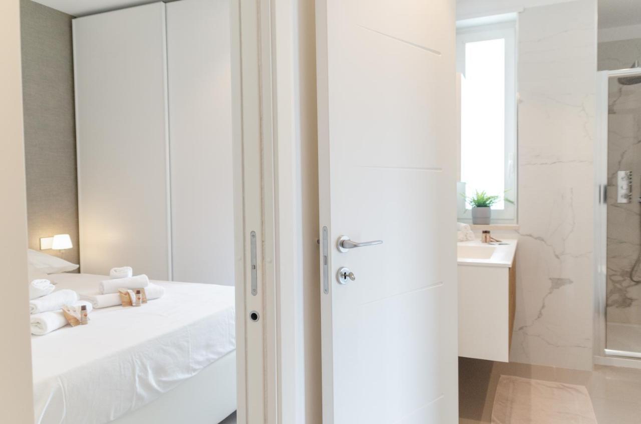 Ferienwohnung Apulialux Seaview Prestige Apt / Jacuzzi + Parking Polignano a Mare Exterior foto